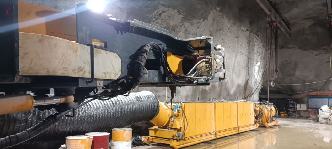 铁建重工掘进机输送出料